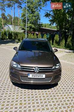 Позашляховик / Кросовер Volkswagen Touareg 2013 в 