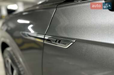Позашляховик / Кросовер Volkswagen Touareg 2021 в 