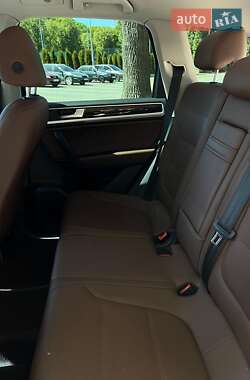 Позашляховик / Кросовер Volkswagen Touareg 2013 в 