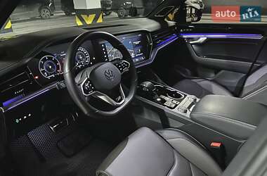 Позашляховик / Кросовер Volkswagen Touareg 2021 в 