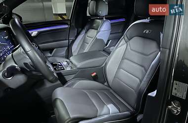 Позашляховик / Кросовер Volkswagen Touareg 2021 в 