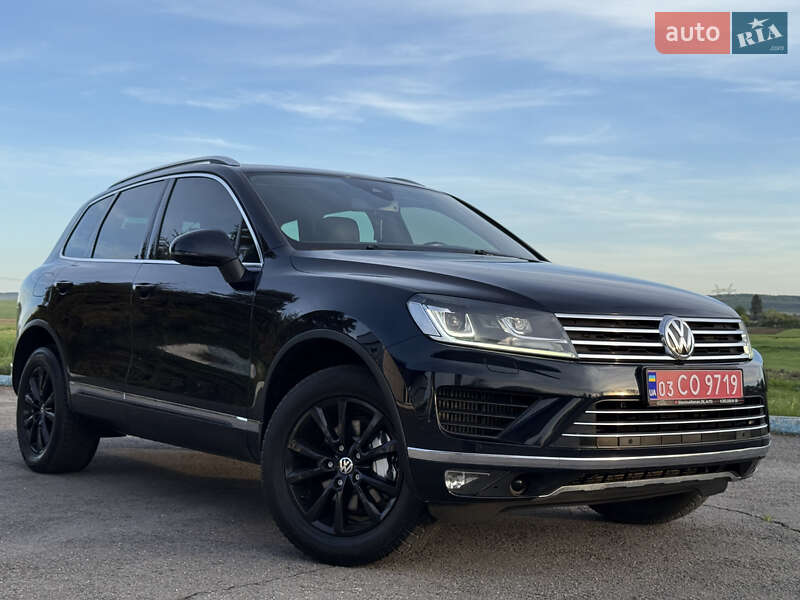 Позашляховик / Кросовер Volkswagen Touareg 2015 в Радивиліві