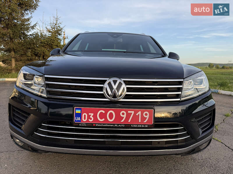 Позашляховик / Кросовер Volkswagen Touareg 2015 в Радивиліві