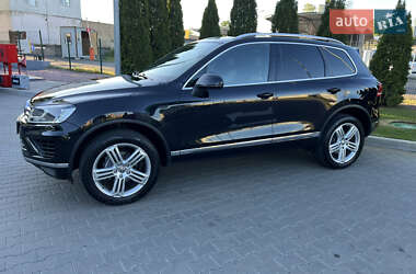 Внедорожник / Кроссовер Volkswagen Touareg 2016 в 