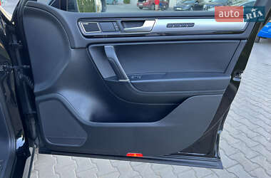 Внедорожник / Кроссовер Volkswagen Touareg 2016 в 