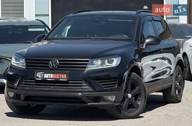 Внедорожник / Кроссовер Volkswagen Touareg 2017 в 