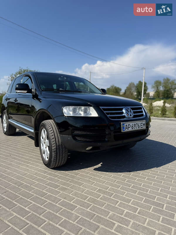 Внедорожник / Кроссовер Volkswagen Touareg 2005 в Золочеве