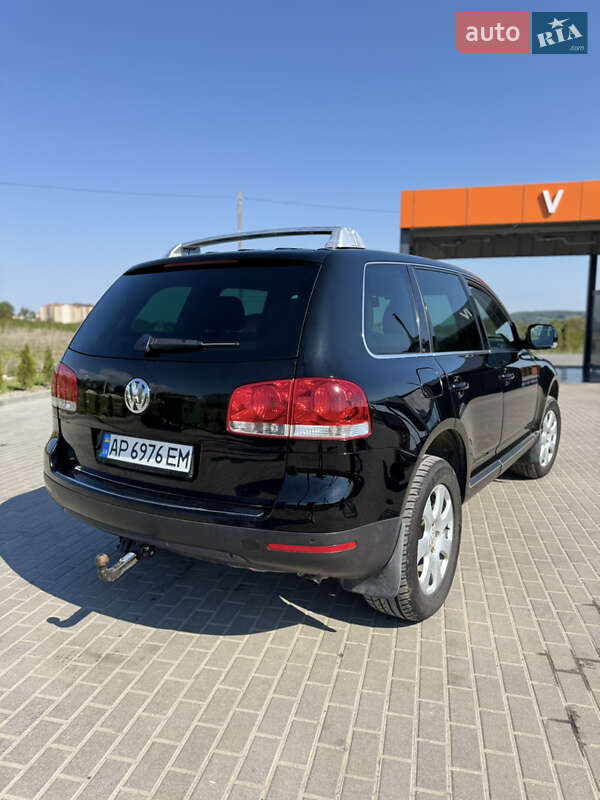 Внедорожник / Кроссовер Volkswagen Touareg 2005 в Золочеве