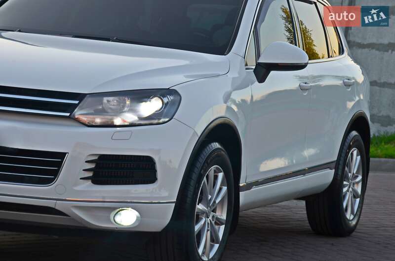Позашляховик / Кросовер Volkswagen Touareg 2014 в Дніпрі