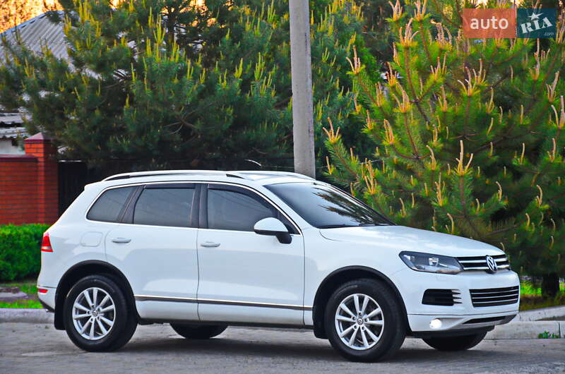 Позашляховик / Кросовер Volkswagen Touareg 2014 в Дніпрі