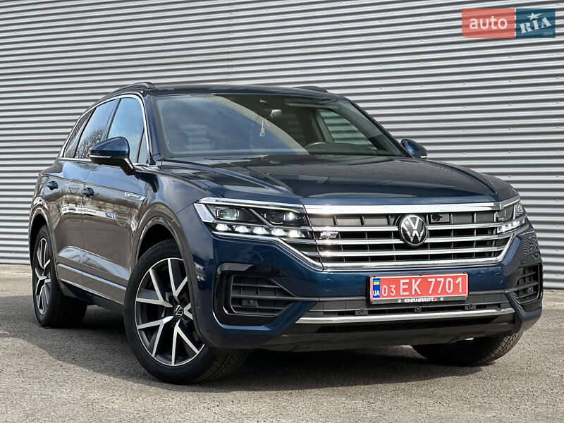Позашляховик / Кросовер Volkswagen Touareg 2021 в Рівному