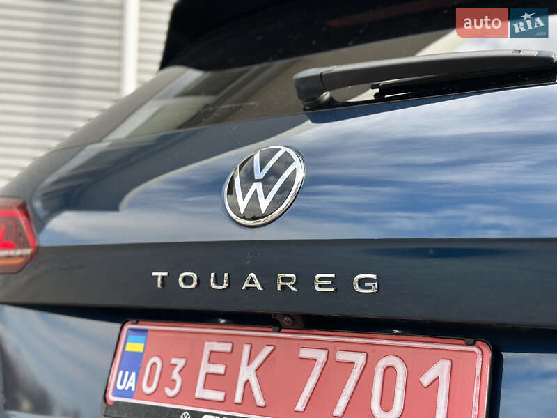 Позашляховик / Кросовер Volkswagen Touareg 2021 в Рівному