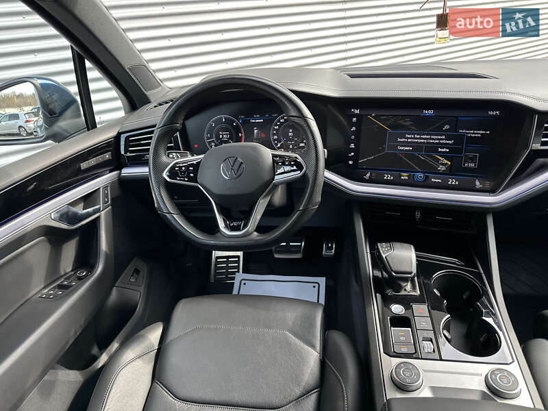 Позашляховик / Кросовер Volkswagen Touareg 2021 в Рівному