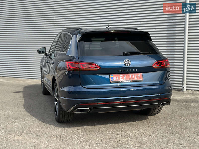 Позашляховик / Кросовер Volkswagen Touareg 2021 в Рівному