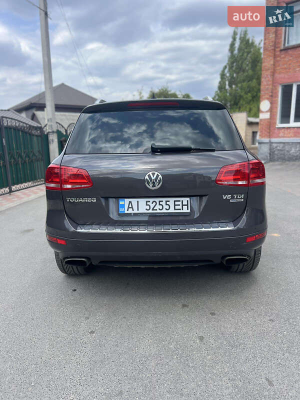 Позашляховик / Кросовер Volkswagen Touareg 2012 в Фастові