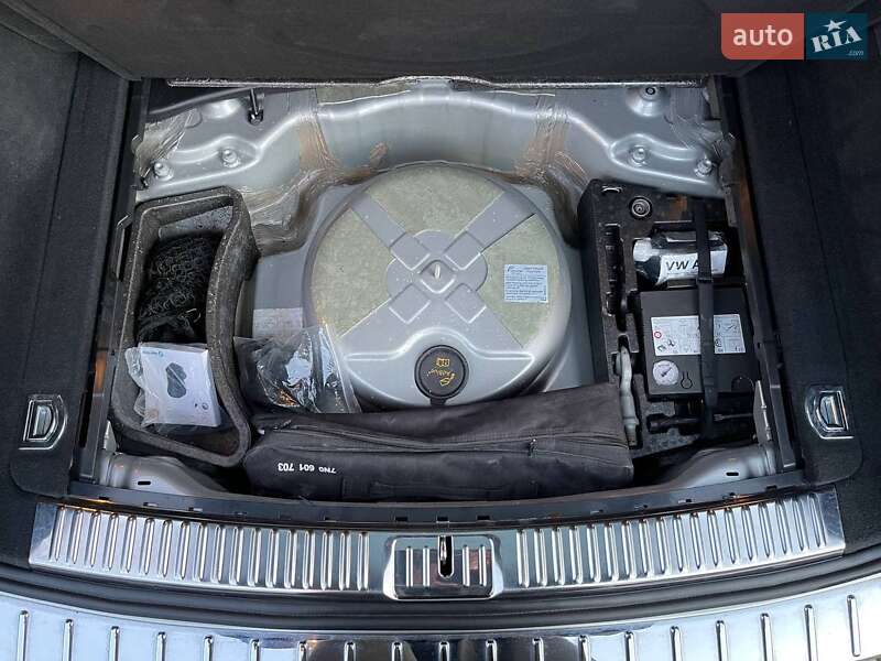 Внедорожник / Кроссовер Volkswagen Touareg 2016 в Житомире