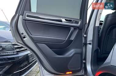 Позашляховик / Кросовер Volkswagen Touareg 2016 в 