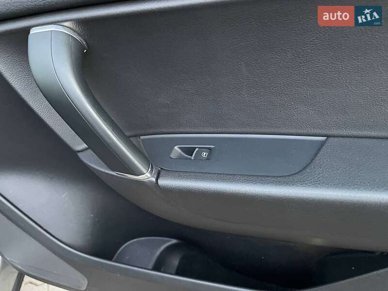 Внедорожник / Кроссовер Volkswagen Touareg 2016 в Житомире