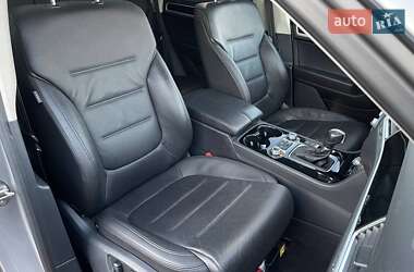 Позашляховик / Кросовер Volkswagen Touareg 2016 в 