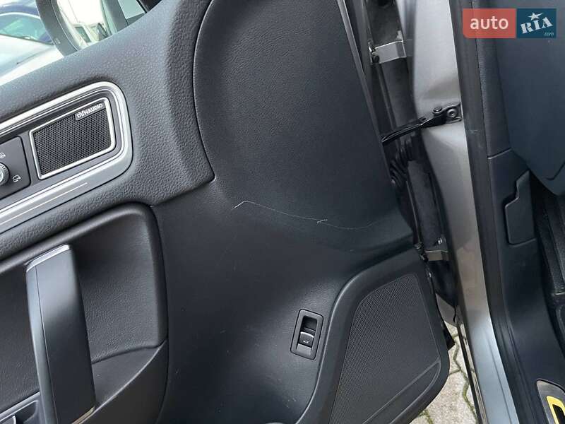 Внедорожник / Кроссовер Volkswagen Touareg 2016 в Житомире