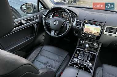 Позашляховик / Кросовер Volkswagen Touareg 2016 в 