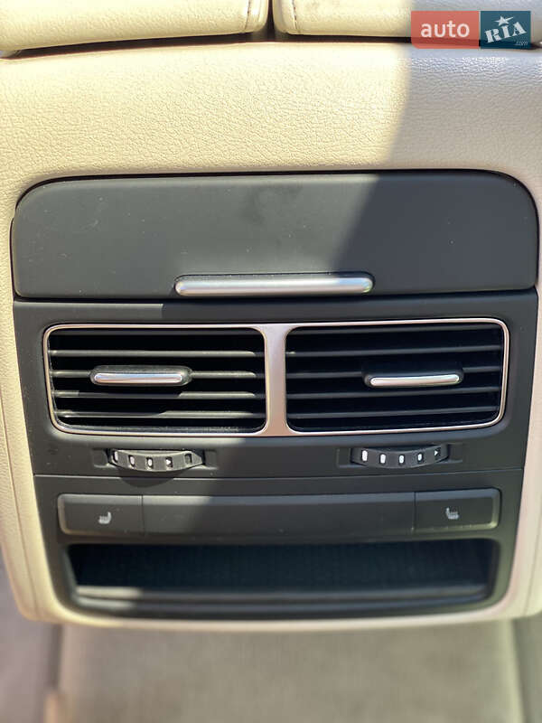 Позашляховик / Кросовер Volkswagen Touareg 2014 в Львові