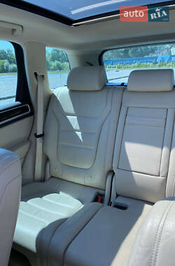 Позашляховик / Кросовер Volkswagen Touareg 2014 в 