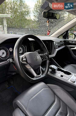 Позашляховик / Кросовер Volkswagen Touareg 2020 в 