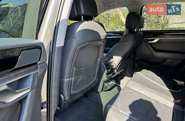 Внедорожник / Кроссовер Volkswagen Touareg 2022 в 