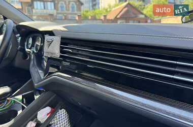Внедорожник / Кроссовер Volkswagen Touareg 2022 в 
