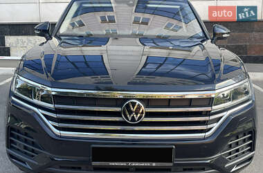 Позашляховик / Кросовер Volkswagen Touareg 2021 в 