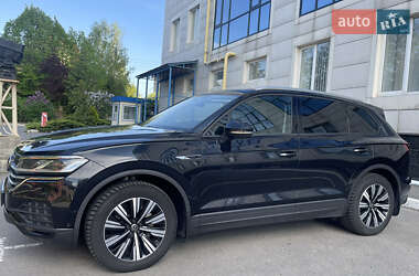 Позашляховик / Кросовер Volkswagen Touareg 2021 в 