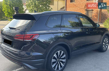 Позашляховик / Кросовер Volkswagen Touareg 2021 в 