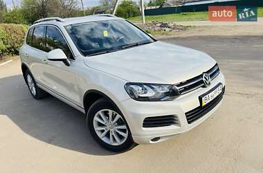 Позашляховик / Кросовер Volkswagen Touareg 2012 в 