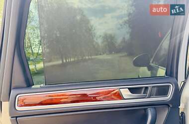 Позашляховик / Кросовер Volkswagen Touareg 2012 в 