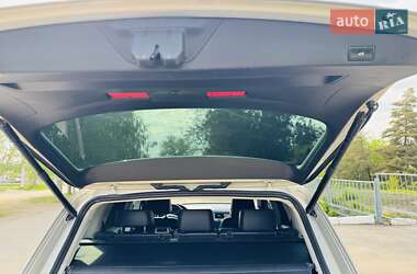 Позашляховик / Кросовер Volkswagen Touareg 2012 в 