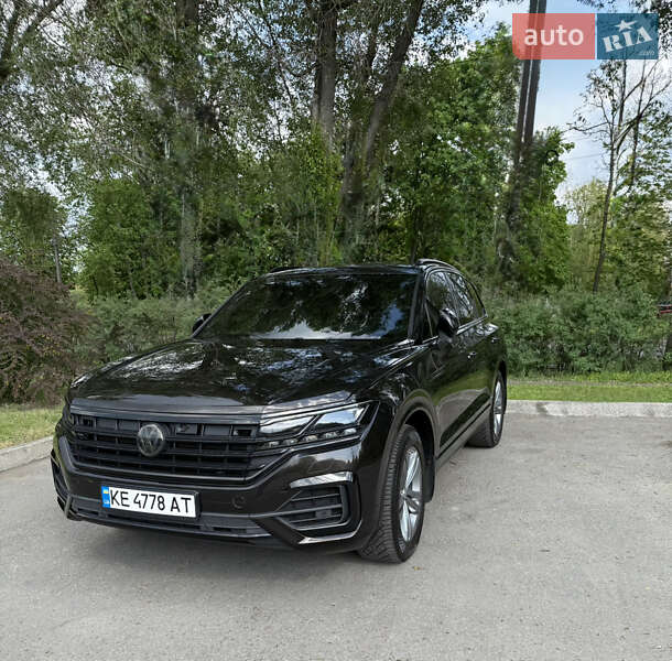 Позашляховик / Кросовер Volkswagen Touareg 2019 в Дніпрі