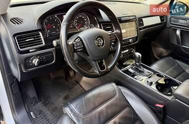 Внедорожник / Кроссовер Volkswagen Touareg 2014 в 
