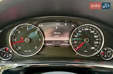 Внедорожник / Кроссовер Volkswagen Touareg 2014 в 