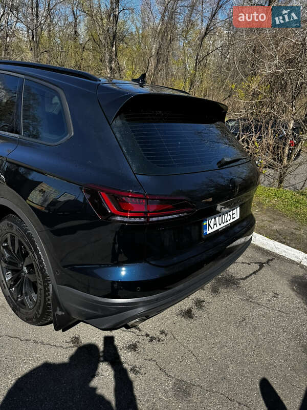 Позашляховик / Кросовер Volkswagen Touareg 2021 в Києві
