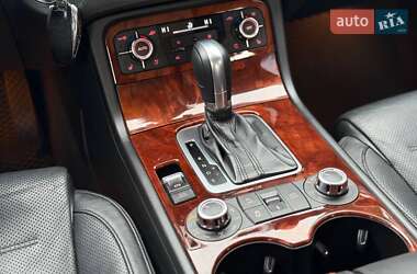 Позашляховик / Кросовер Volkswagen Touareg 2010 в 