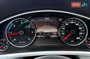 Позашляховик / Кросовер Volkswagen Touareg 2010 в 
