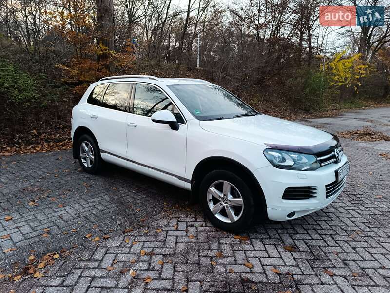 Позашляховик / Кросовер Volkswagen Touareg 2014 в Херсоні