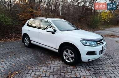 Внедорожник / Кроссовер Volkswagen Touareg 2014 в 