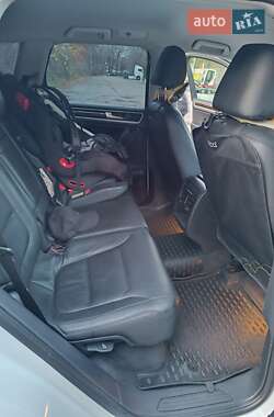 Внедорожник / Кроссовер Volkswagen Touareg 2014 в 