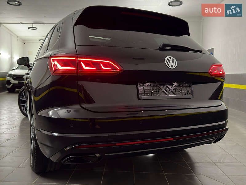 Позашляховик / Кросовер Volkswagen Touareg 2019 в Козятині