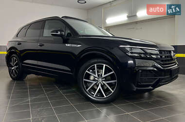 Внедорожник / Кроссовер Volkswagen Touareg 2019 в 