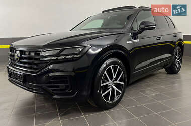 Внедорожник / Кроссовер Volkswagen Touareg 2019 в 