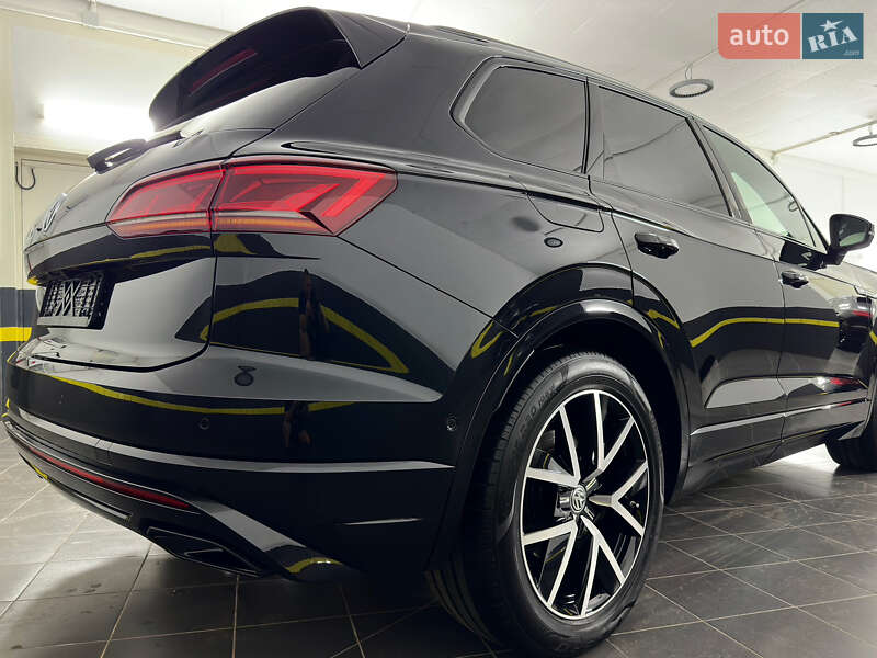 Позашляховик / Кросовер Volkswagen Touareg 2019 в Козятині