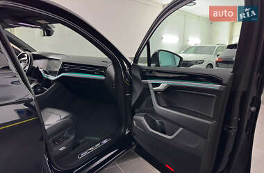 Внедорожник / Кроссовер Volkswagen Touareg 2019 в 